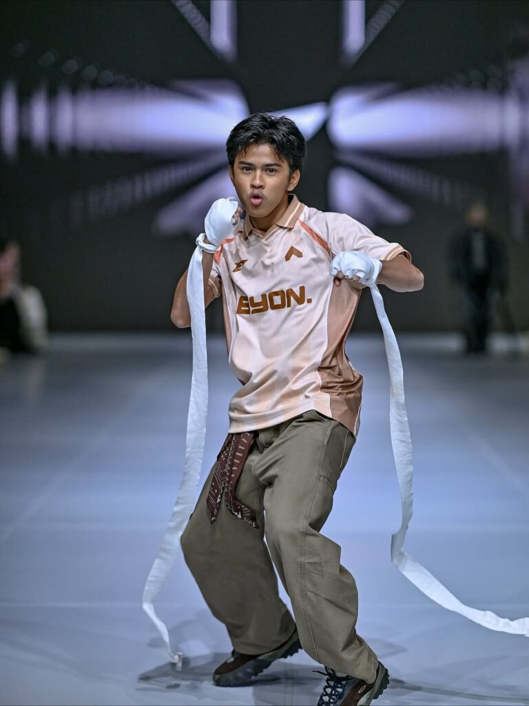 Aparel Timnas Indonesia Erspo Bawa Semangat Olahraga ke Panggung Fashion Dunia Training Collection ERSPO